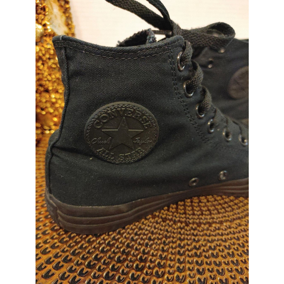 Converse Chuck Taylor High Tops Size 8 - Picture 4 of 6